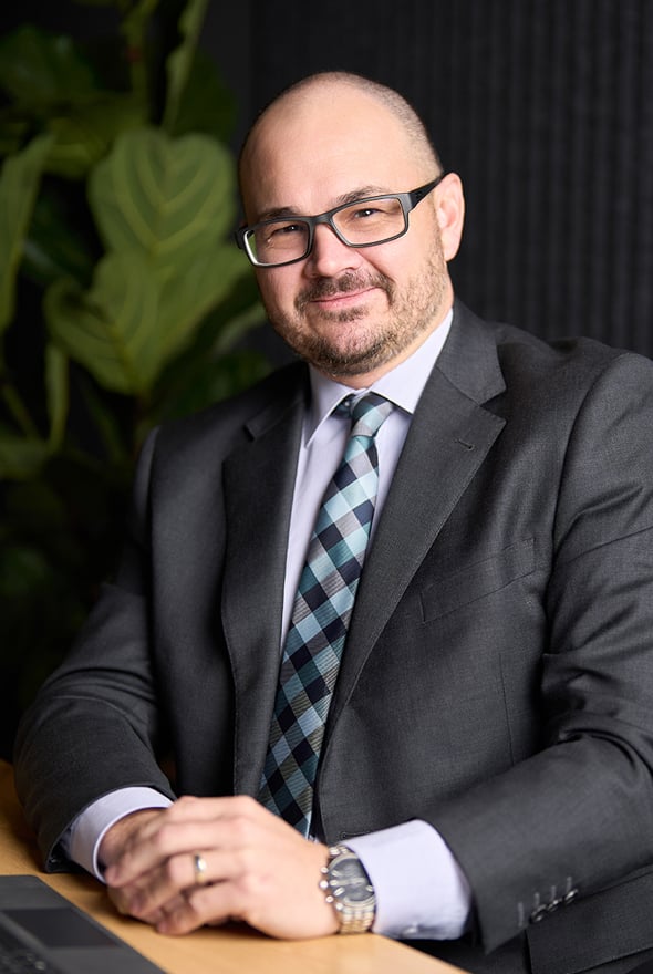 nick-carter-desk-vertical