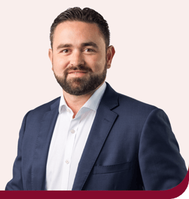 wade-partner-portrait-peachy